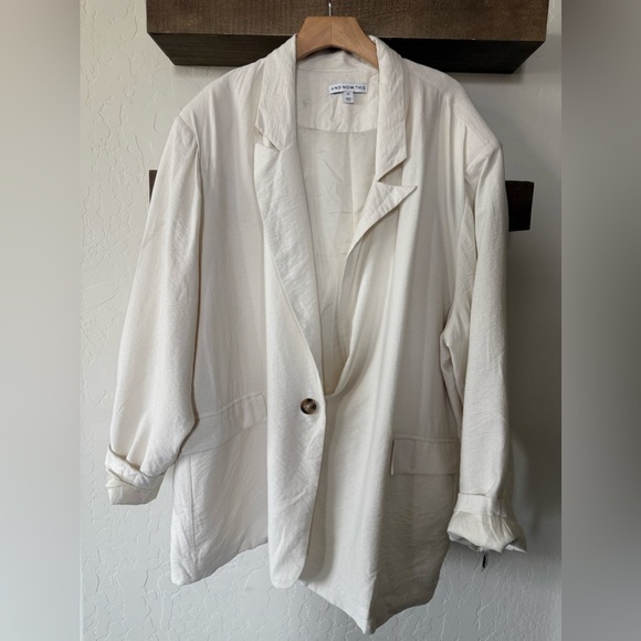 And now this|White oversized boyfriend blazer in plus size,simple & chic••staple - Picture 2 of 13